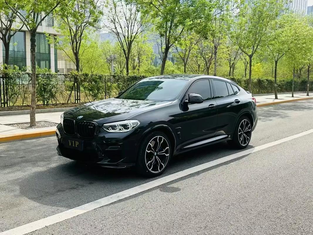 宝马x4m雷霆版值得买吗／宝马x4m雷霆版配置