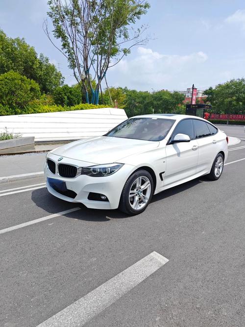 买宝马新3系还是宝马gt 宝马三系跟gt买哪个好