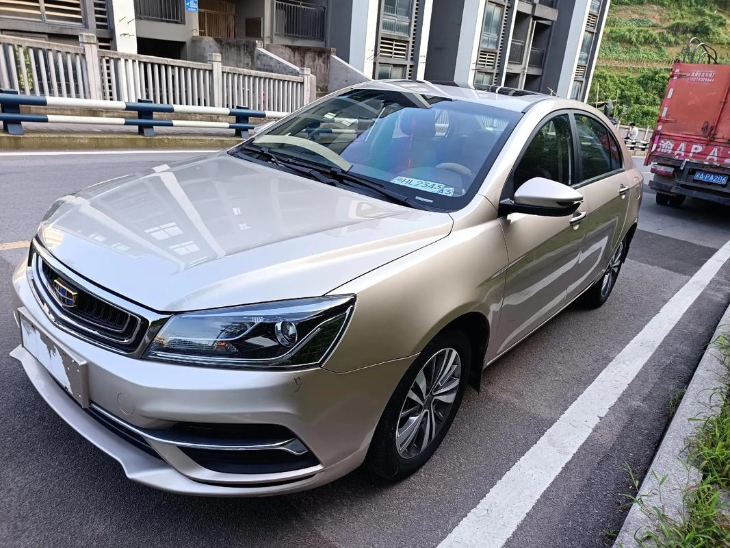 2018款吉利帝豪图片 18款吉利帝豪值多少钱