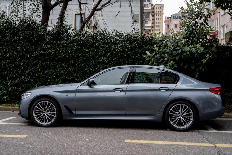 宝马530i风尚版,宝马530i风尚版提车作业